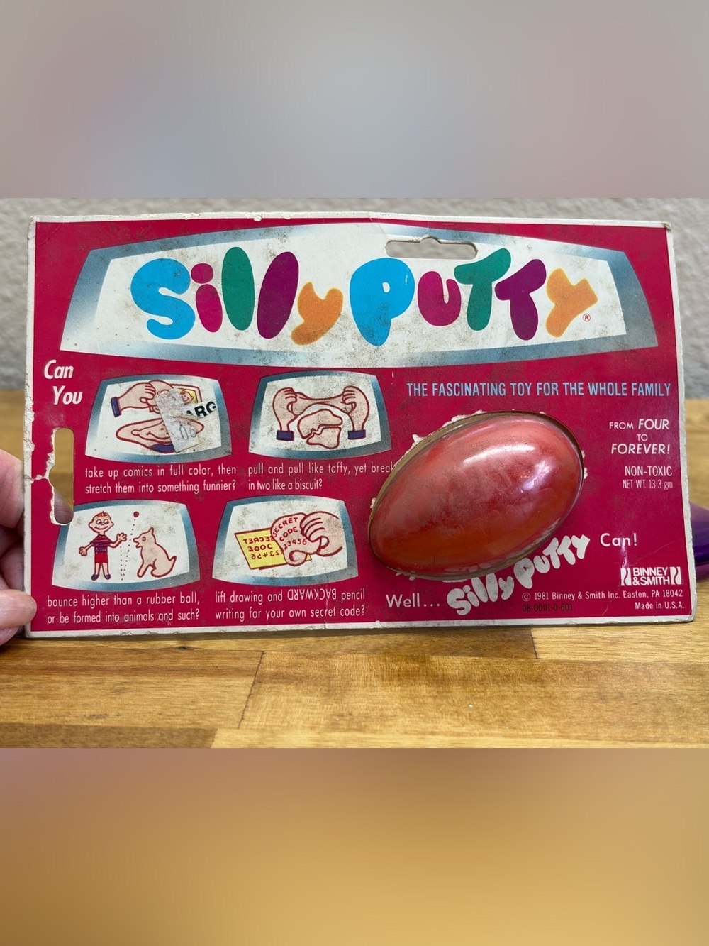 Vintage 1981 Silly Putty Sealed Original Egg On Card Binney & Smith Made USA NOS